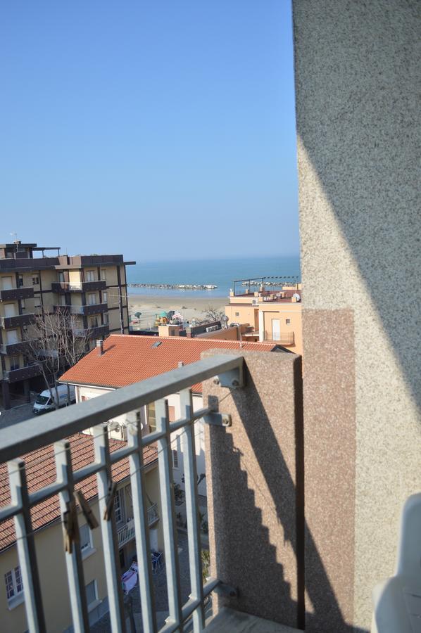 Hotel Orizzonti ริมินี ภายนอก รูปภาพ