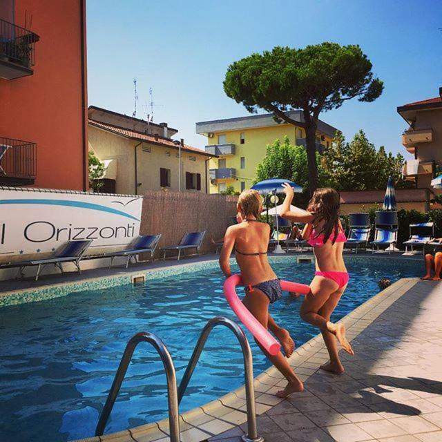 Hotel Orizzonti ริมินี ภายนอก รูปภาพ
